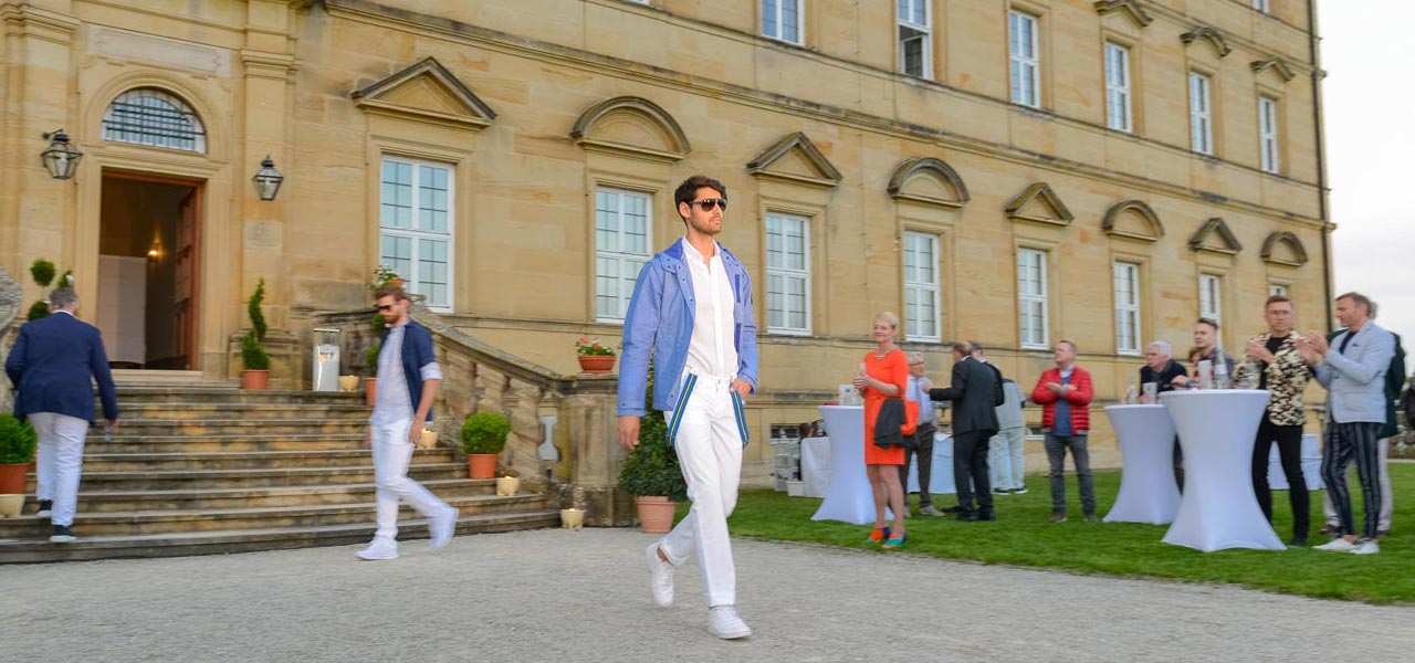 Modenschau Roberto Bauer Defilee Kollektion Frauenschuh Kitzbühl